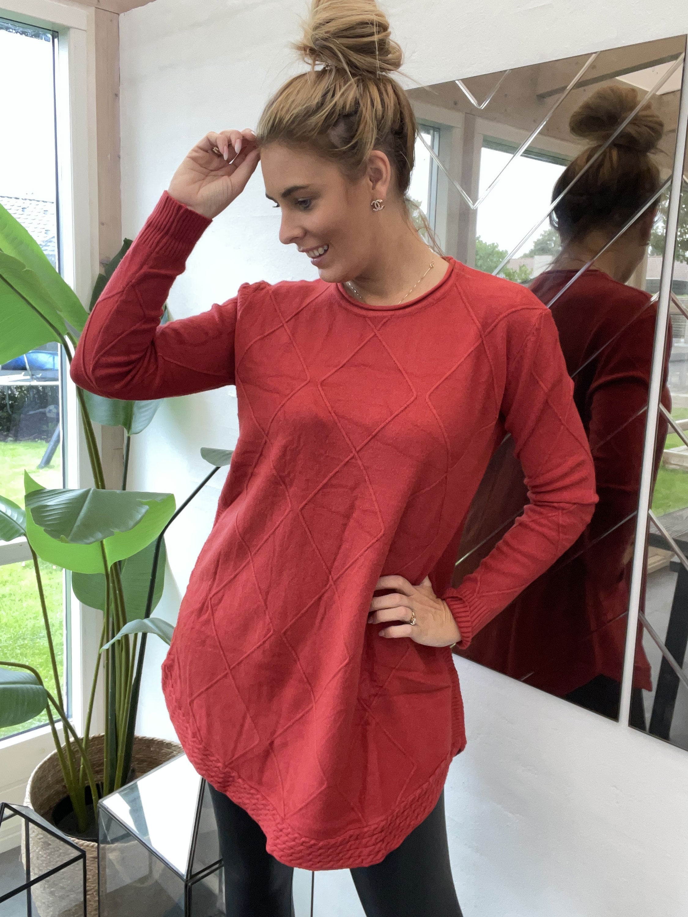 Debbie - Lång blus i mjuk stickning